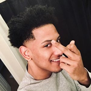 Meet your Posher, Elijha